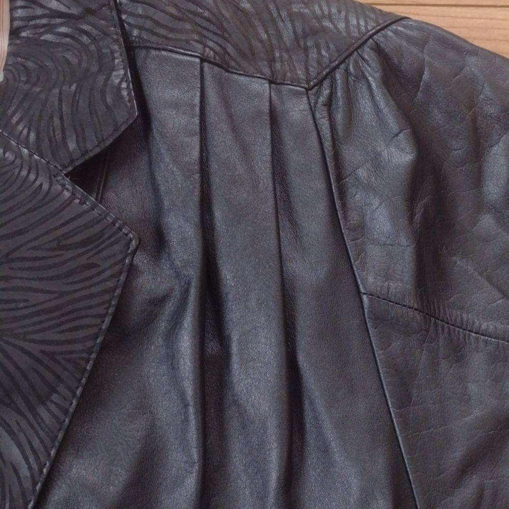 The Leather Warehouse Black Leather Blazer with Animal Print Trim Size 6 - Picture 5 of 12